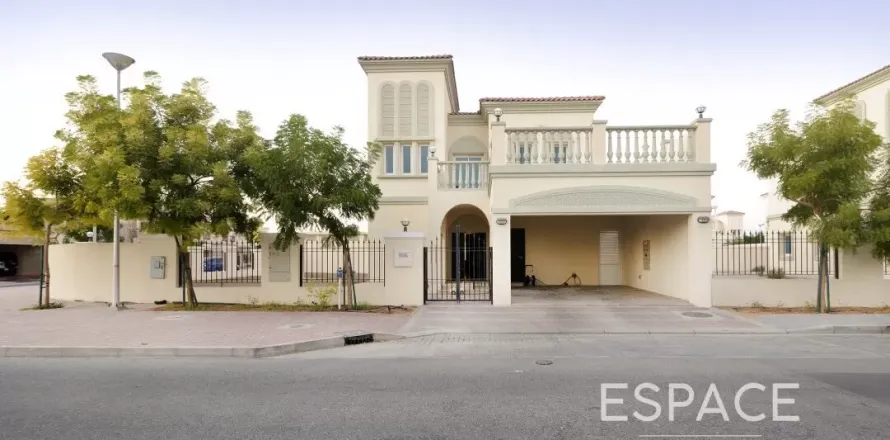 Вилла в Jumeirah Village Triangle, Дубай, 2 спальни, 251м², № 61932