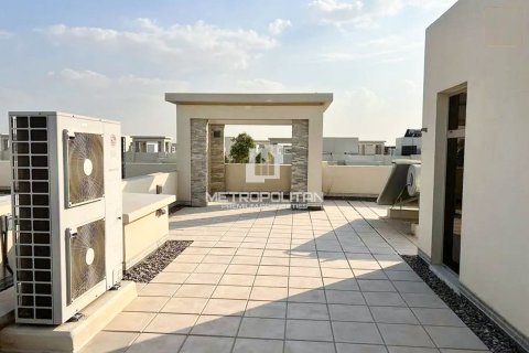 Снять в аренду таунхаус в Meydan, Дубай: 3 спальни, 235м², № 73902 - фото 7