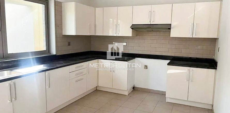 Таунхаус в Meydan, Дубай, 3 спальни, 235м², № 73902