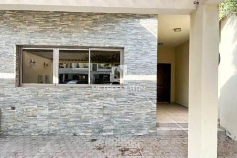 Снять в аренду таунхаус в Meydan, Дубай: 3 спальни, 235м², № 73902 - фото 10