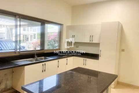 Снять в аренду таунхаус в Meydan, Дубай: 3 спальни, 235м², № 73902 - фото 2