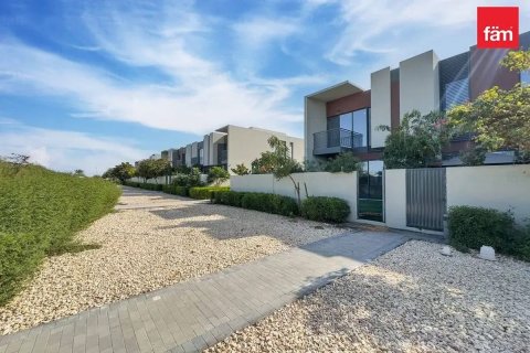 Снять в аренду таунхаус в Дубае: 3 спальни, 252м², № 95615 - фото 6