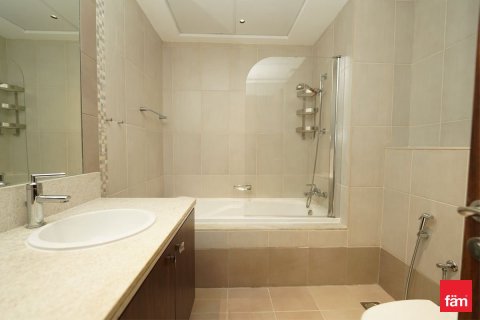 Снять в аренду квартиру в Бизнес-Бэе, Дубай: 1 спальня, 126.2м², № 95627 - фото 8