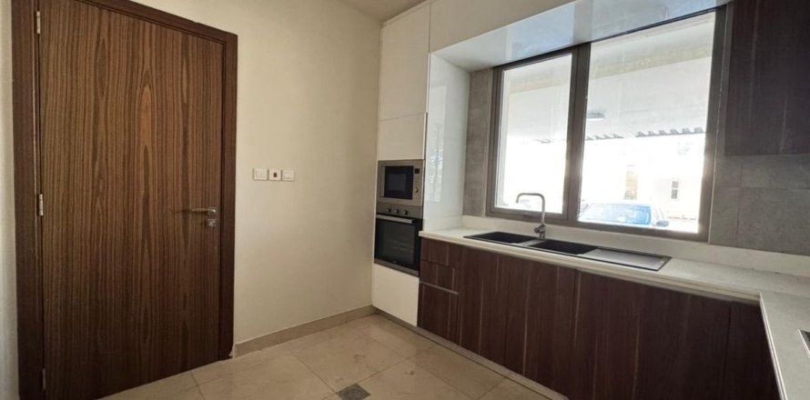 Adosado en Al Furjan, Dubai, 3 dormitorios, 147.9 m², № 97745
