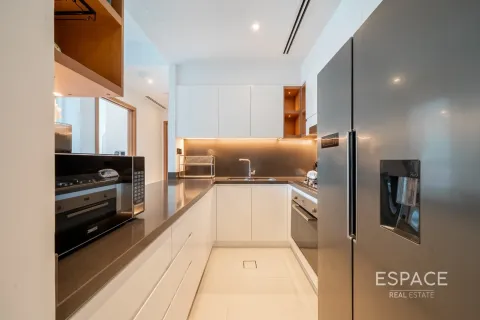 Apartment in VIDA RESIDENCES DUBAI MARINA in Dubai Marina, Dubai 3 bedrooms, 153 sq.m. № 62905 - photo 7