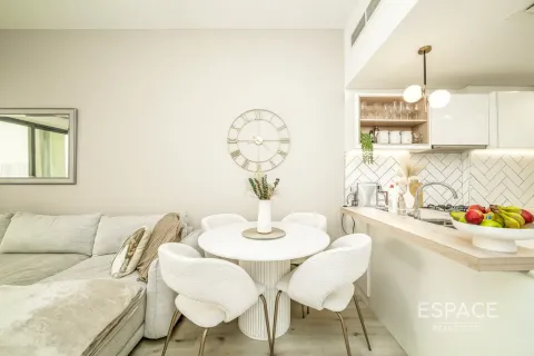 Apartment in Jumeirah Village Circle, Dubai 2 bedrooms, 106 sq.m. № 62908 - photo 4