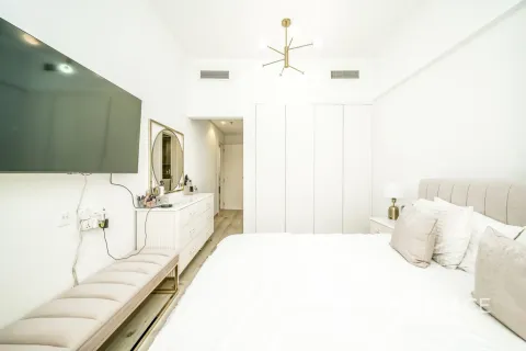 Apartment in Jumeirah Village Circle, Dubai 2 bedrooms, 106 sq.m. № 62908 - photo 13