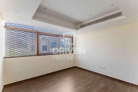 Villa in Meydan, Dubai 4 bedrooms, 290.79 sq.m. № 127049 - photo 14