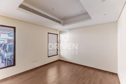 Villa in Meydan, Dubai 4 bedrooms, 290.79 sq.m. № 127049 - photo 16