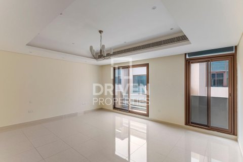 Villa in Meydan, Dubai 4 bedrooms, 290.79 sq.m. № 127049 - photo 6