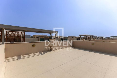 Villa in Meydan, Dubai 4 bedrooms, 290.79 sq.m. № 127049 - photo 21