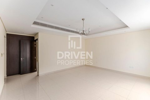 Villa in Meydan, Dubai 4 bedrooms, 290.79 sq.m. № 127049 - photo 7