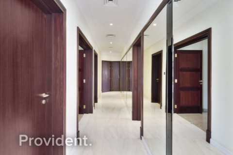 Villa à Palm Jumeirah, Dubai, 6 chambres, 1241.5 m², № 2831 - photo 16