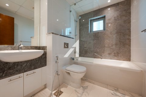 Apartment in Al Habtoor City, Business Bay, Dubai 3 bedrooms, 182.6 sq.m. № 67712 - photo 17