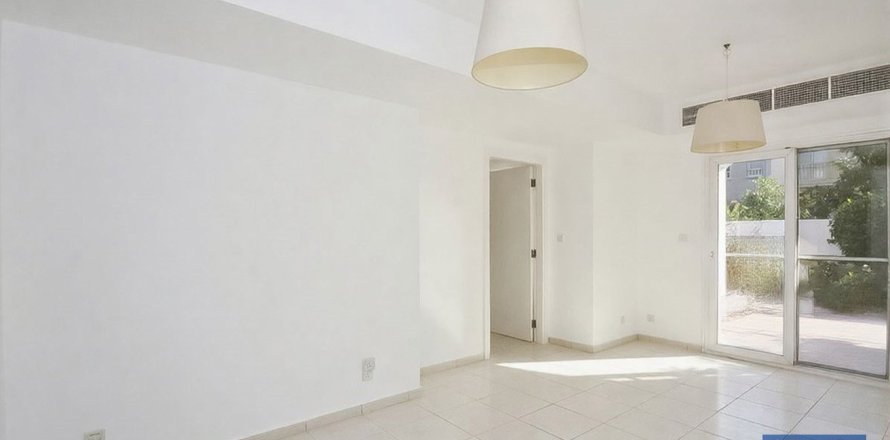 Таунхаус в Springs 15, The Springs, Дубай, 2 спальни, 263м², № 103833