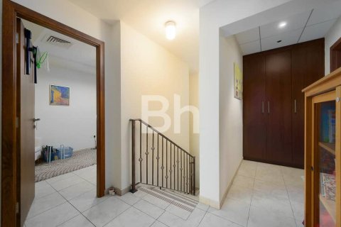 Apartment in Jumeirah Village Triangle, Dubai 2 bedrooms, 154 sq.m. № 24342 - photo 2