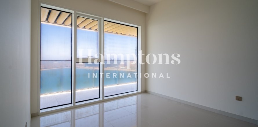 Apartment in Dubai Harbour, Dubai 2 bedrooms, 146.508 sq.m. № 63945
