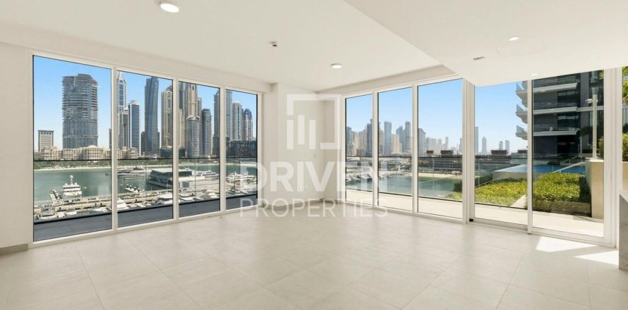 Apartamento en EMAAR Beachfront, Dubai Harbour, Dubai, 3 dormitorios, 204.94 m², № 128082