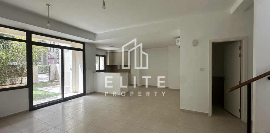 Adosado en Zahra Townhouses, Town Square, Dubai, 4 dormitorios, 206 m², № 69819