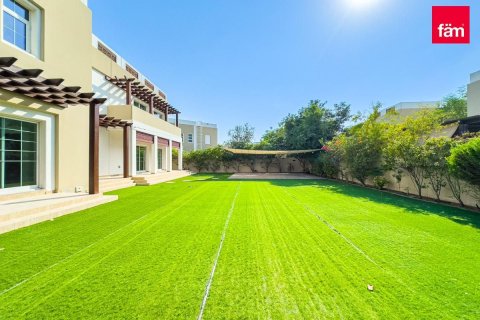 Villa in Dubai 5 bedrooms, 726.7 sq.m. № 84707 - photo 2