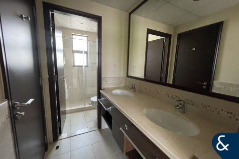 Купить виллу в Риме, Дубай: 3 спальни, 203м², № 75888 - фото 7