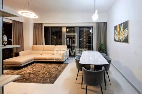 Apartamento en Burj Royale, Downtown Dubai (Downtown Burj Dubai), Dubai, 3 dormitorios, 122.35 m², № 128234 - foto 2