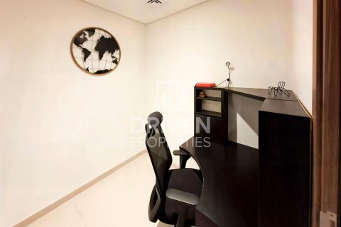 Apartamento en Burj Royale, Downtown Dubai (Downtown Burj Dubai), Dubai, 3 dormitorios, 122.35 m², № 128234 - foto 7