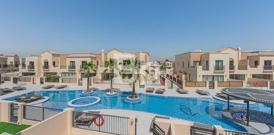 Adosado en Jumeirah Golf Estates, Dubai, 3 dormitorios, 204 m², № 21842