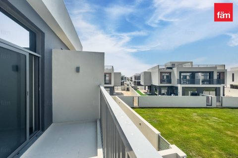 فيلا في دبي 4 غرف نوم, 306.3 م² رقم 60293 - صورة 8