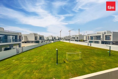 فيلا في دبي 4 غرف نوم, 306.3 م² رقم 60293 - صورة 2