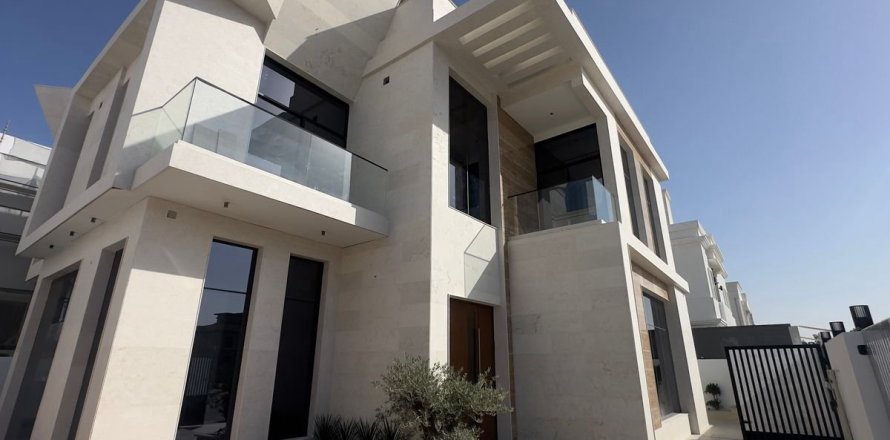 Villa en Dubai, 6 dormitorios, 464.8 m², № 93417