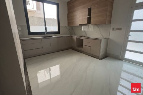 Villa en Dubai, 6 dormitorios, 464.8 m², № 93417 - foto 5