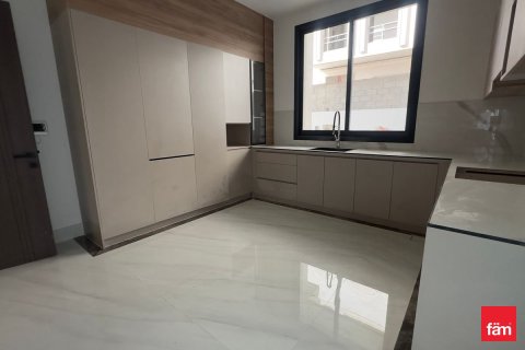 Villa en Dubai, 6 dormitorios, 464.8 m², № 93417 - foto 6