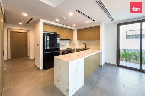 Снять в аренду таунхаус в Дубае: 4 спальни, 248м², № 69707 - фото 4