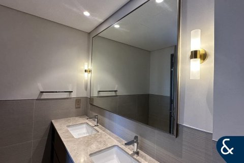 Купить квартиру в Даунтаун Дубай (Даунтаун Бурдж Дубай), Дубай: 4 спальни, 218м², № 75142 - фото 11