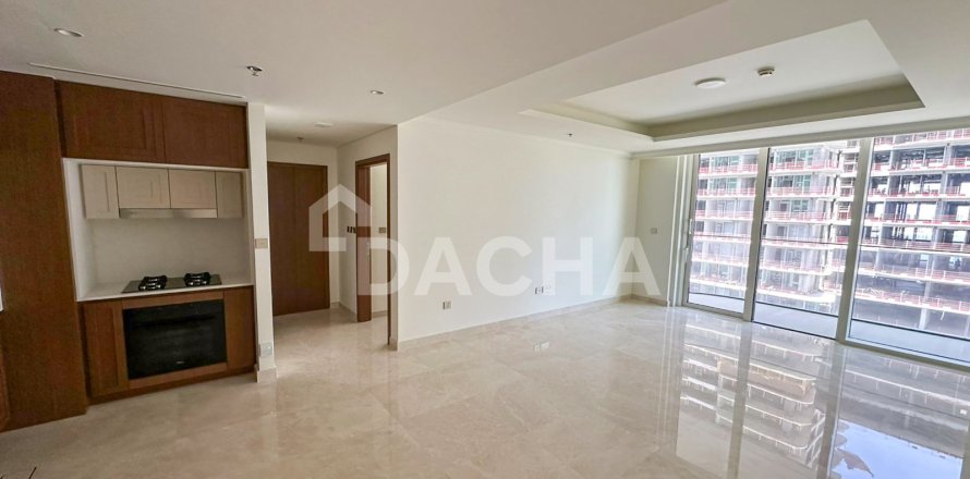 Apartment in EMAAR Beachfront, Dubai Harbour, Dubai 1 bedroom, 68 sq.m. № 110256