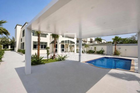 Villa in Jumeirah Park, Dubai 4 bedrooms, 781.59 sq.m. № 143176 - photo 28