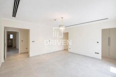 Villa in Jumeirah Park, Dubai 4 bedrooms, 781.59 sq.m. № 143176 - photo 14
