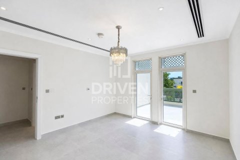 Villa in Jumeirah Park, Dubai 4 bedrooms, 781.59 sq.m. № 143176 - photo 12