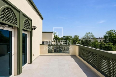 Villa in Jumeirah Park, Dubai 4 bedrooms, 781.59 sq.m. № 143176 - photo 22