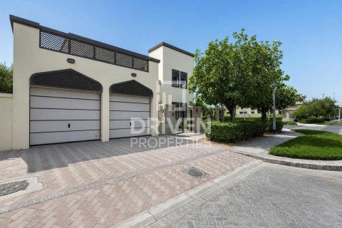 Villa in Jumeirah Park, Dubai 4 bedrooms, 781.59 sq.m. № 143176 - photo 29