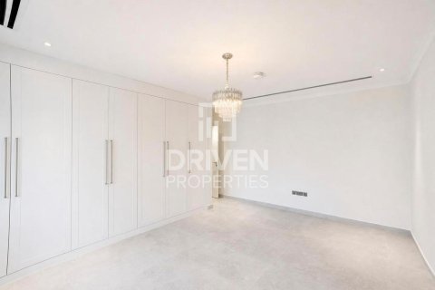 Villa in Jumeirah Park, Dubai 4 bedrooms, 781.59 sq.m. № 143176 - photo 6