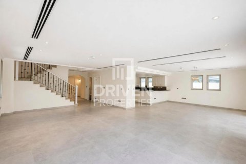 Villa in Jumeirah Park, Dubai 4 bedrooms, 781.59 sq.m. № 143176