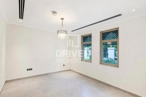 Villa in Jumeirah Park, Dubai 4 bedrooms, 781.59 sq.m. № 143176 - photo 3