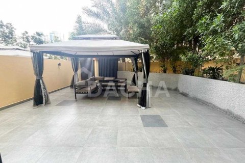 Villa en Dubai Marina, Dubai, 2 dormitorios, 325.2 m², № 6694 - foto 10