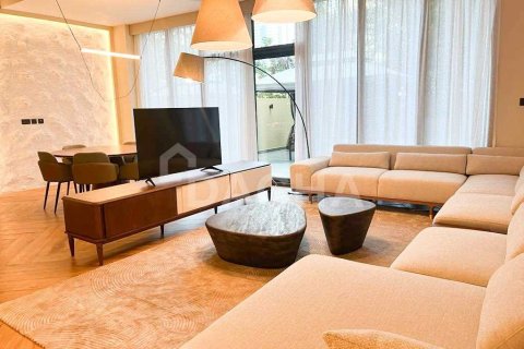 Villa en Dubai Marina, Dubai, 2 dormitorios, 325.2 m², № 6694 - foto 3