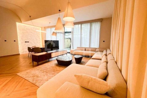 Villa en Dubai Marina, Dubai, 2 dormitorios, 325.2 m², № 6694 - foto 2