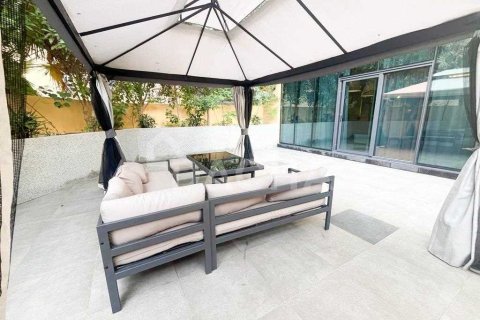 Villa en Dubai Marina, Dubai, 2 dormitorios, 325.2 m², № 6694 - foto 11