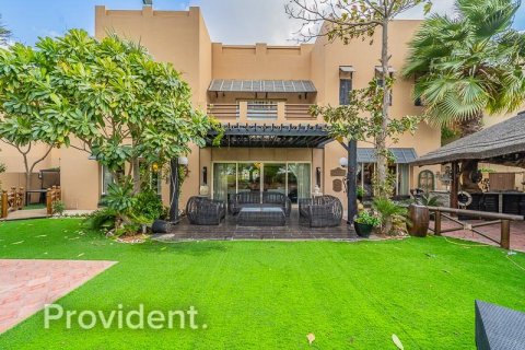 Villa in Meadows, Dubai 6 bedrooms, 877.1 sq.m. № 2625 - photo 21