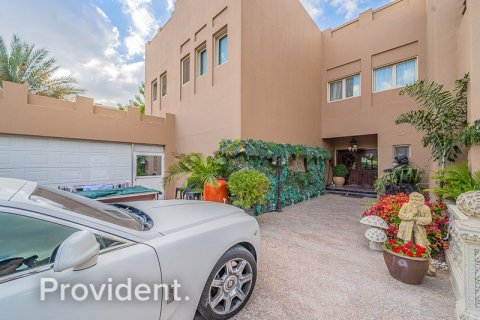 Villa in Meadows, Dubai 6 bedrooms, 877.1 sq.m. № 2625 - photo 24